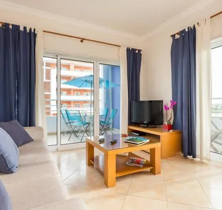 Casa Azul, Fast Wi-fi, Airco, Pool & Bbq Near The Da Rocha * Portimão